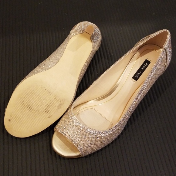 Shoes - Picture 3 of 4